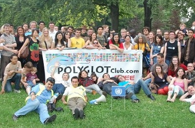 pushimet në Francë me Polyglot Club: më shumë se 750,000 anëtarë në botë.