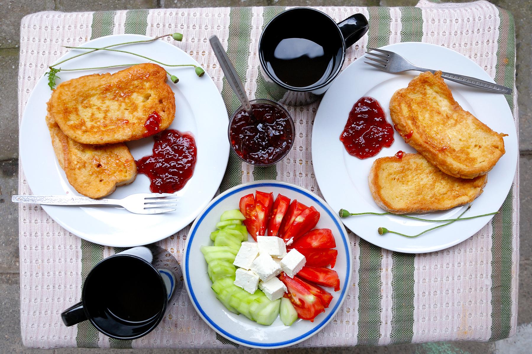 Typical-bulgarian-breakfast2.jpg